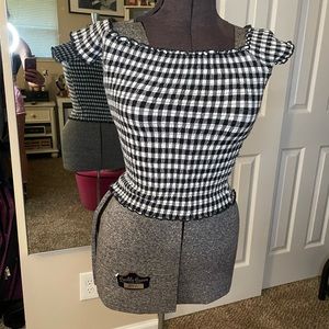 Off shoulder hollister crop top